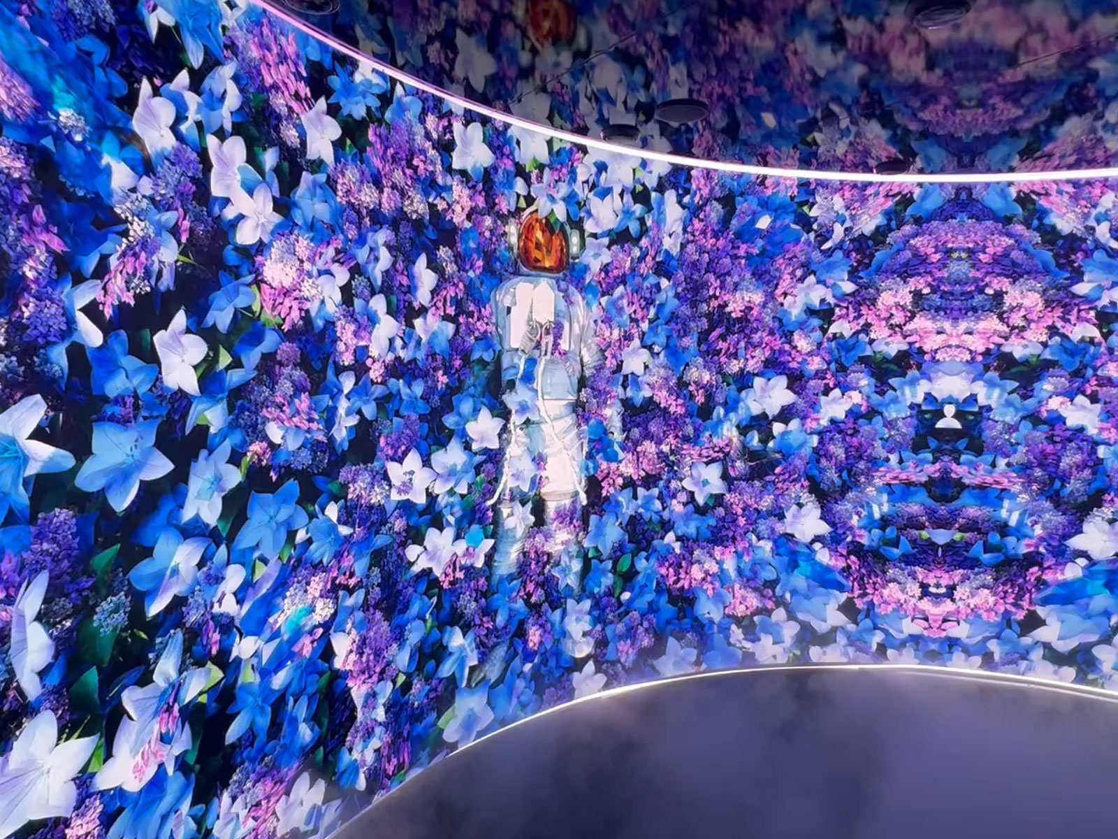 M O R P H O  — 360 Immersive Installation, Dubai 